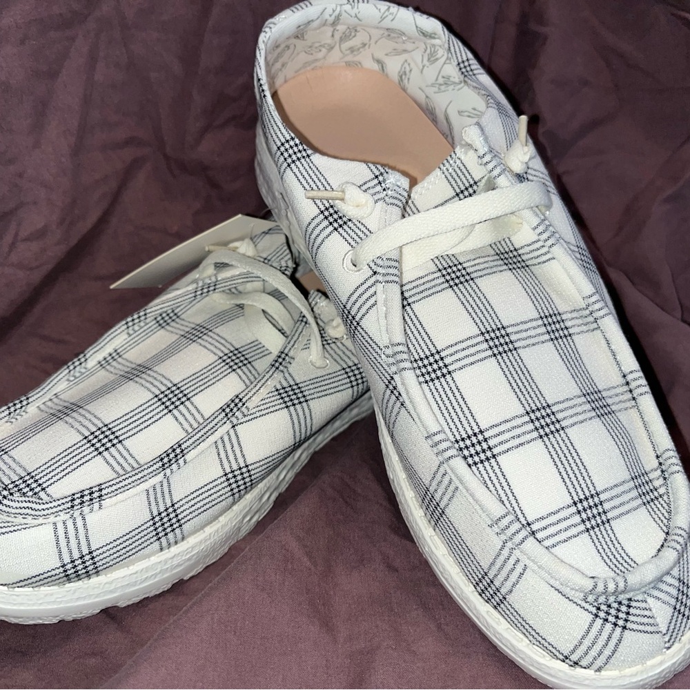 Women’s slip-on loafers in black and white plaid, Size: